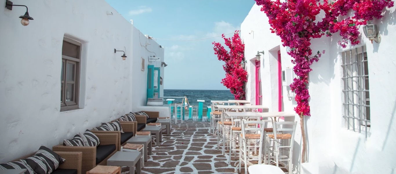 Βρετανικά ΜΜΕ: «Από Ιούνιο και... αν διακοπές στην Ελλάδα χωρίς καραντίνα»